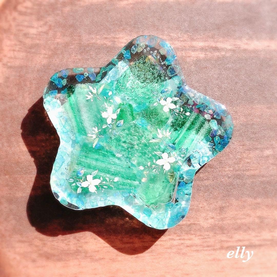 【sawasawa様】1256.琉球ガラス　夜桜　じゃれ猫　レジン　チャーム