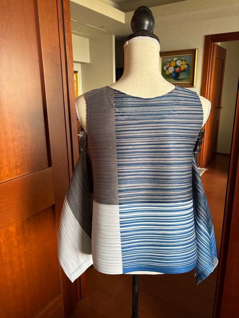 新品タグ付プリーツプリーズ Photon BOUNCE横プリーツトップス