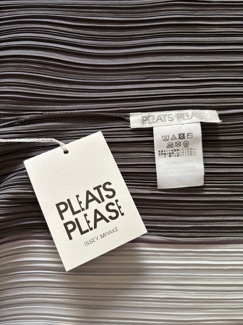 新品タグ付プリーツプリーズ Photon BOUNCE横プリーツトップス