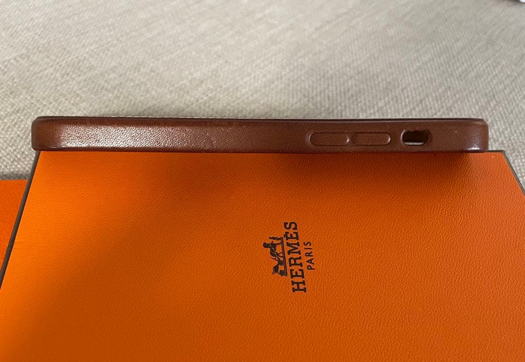 【美品週末値下げ中】HERMES iPhone レザーケース