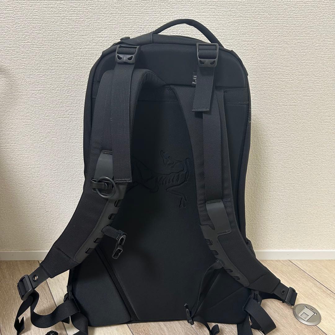 ARC'TERYX ブラック バックパック　アロー22