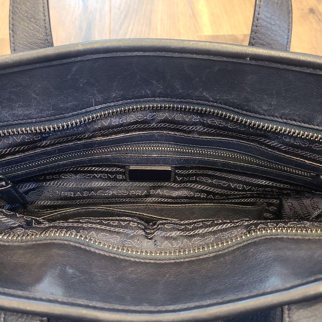 PRADA ネイビー レザー ショルダーバッグ