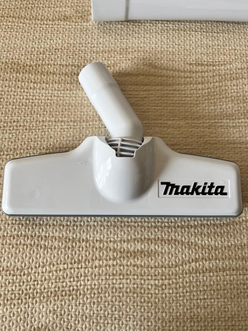 Makita 充電式クリーナー CL107FD 掃除機　マキタ