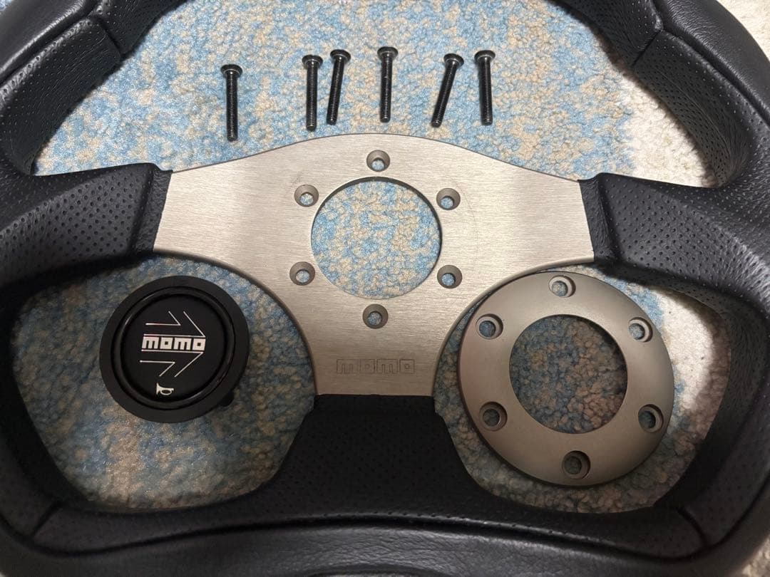 正規品　MOMO モモ　ステアリング イーグル