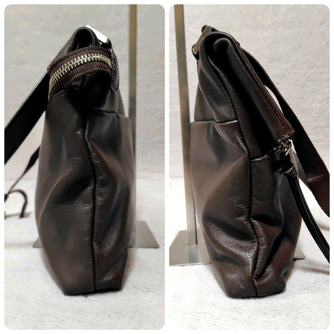 美品✨　アニエスベー　ショルダーバッグ　ブラウン　斜め掛け　ロゴ型押し　ジップ