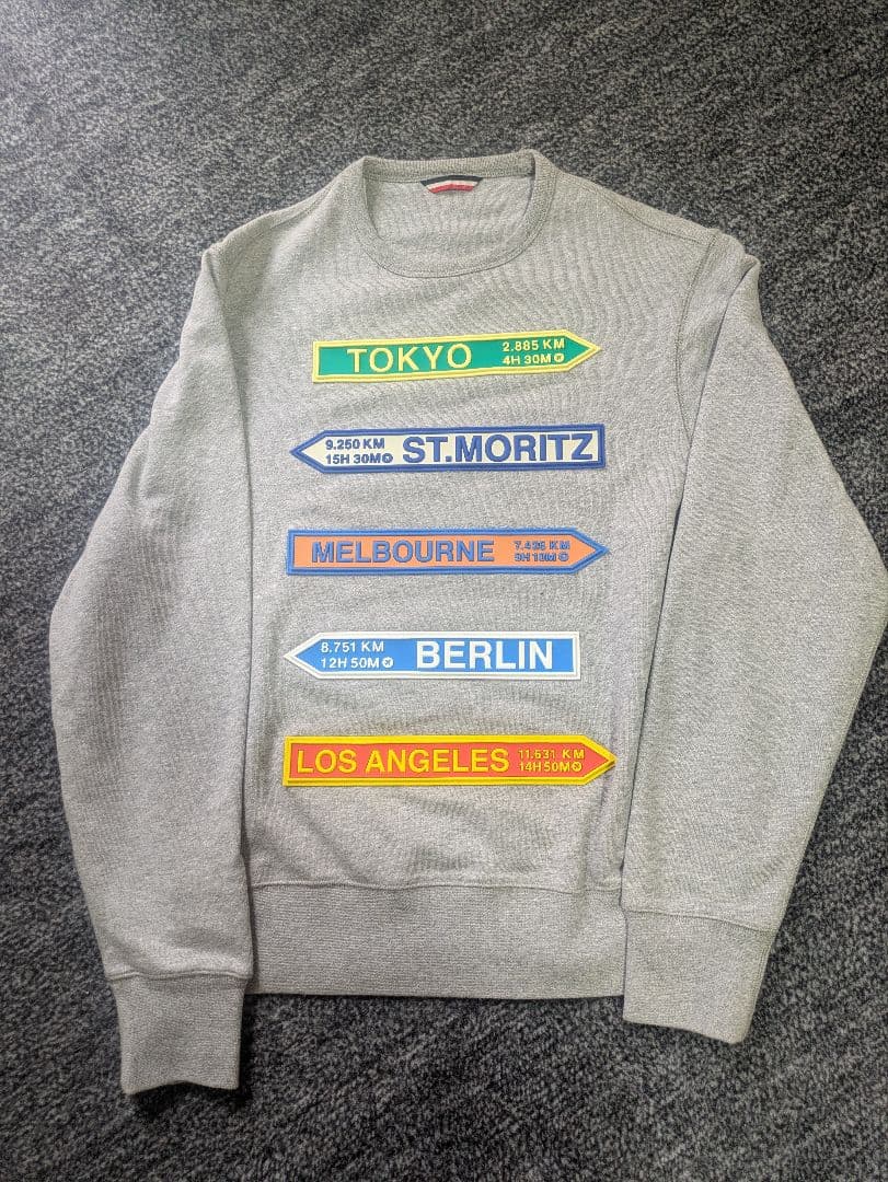 GOGOMONCLER グレー トレーナー 都市名プリント