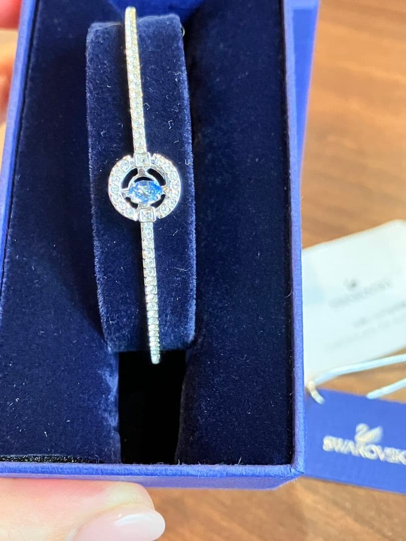 ★SWAROVSKI　スワロフスキー　バングル　ブルースワロ