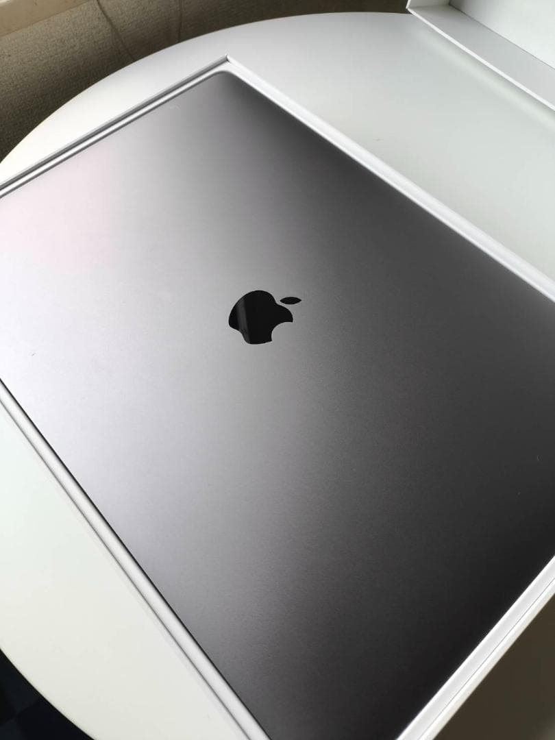 美品 MacBook Pro 15in 16G / 256G (スペースグレー)
