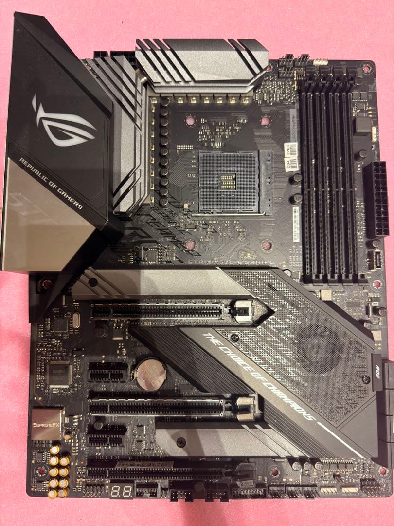 ASUS ROG STRIX X570-E GAMING（ATXマザーボード）