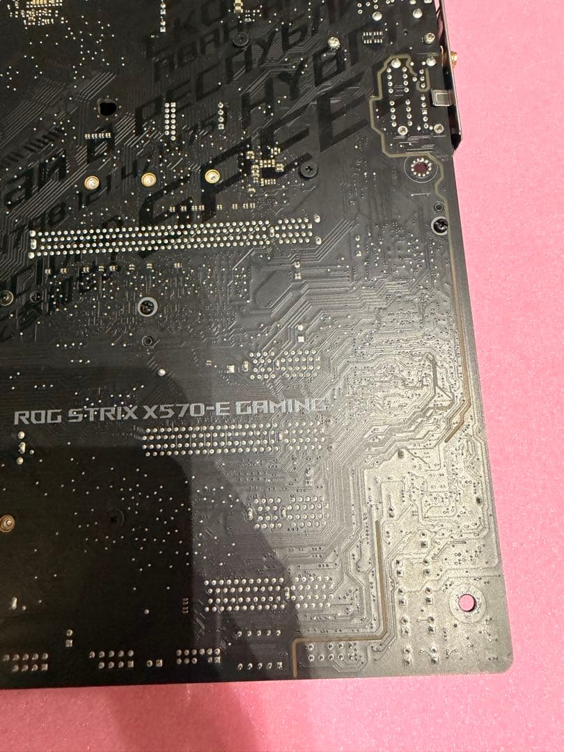 ASUS ROG STRIX X570-E GAMING（ATXマザーボード）