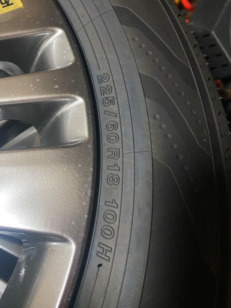 H&T様、新車外しアルファード40系18インチ純正タイヤホイール4本セット