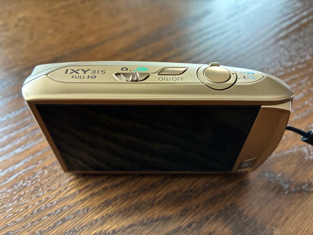 Canon IXY 31S ゴールド、予備バッテリーとSDカード付