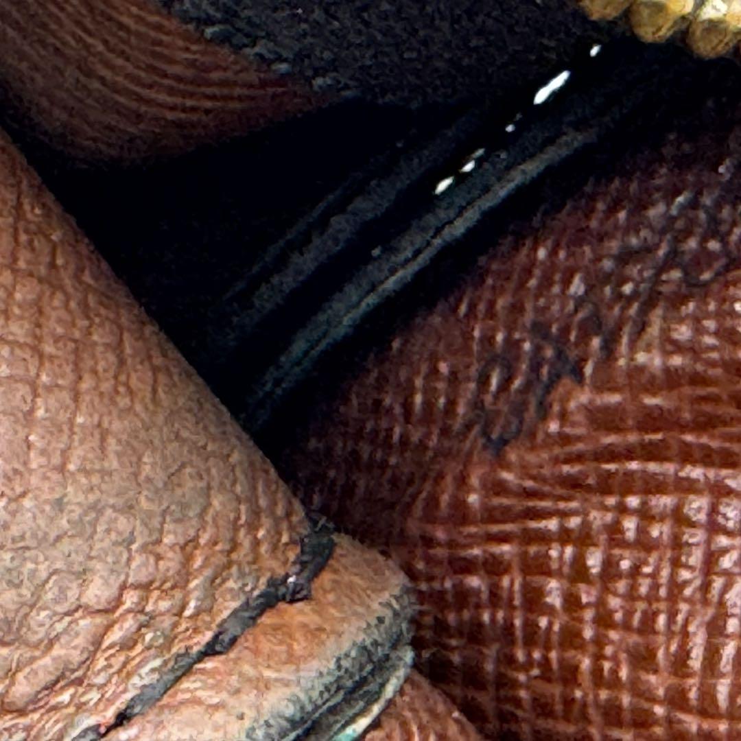 美品　ルイヴィトン　モノグラム　ポシェットクレ　ケース　ゴールド金具