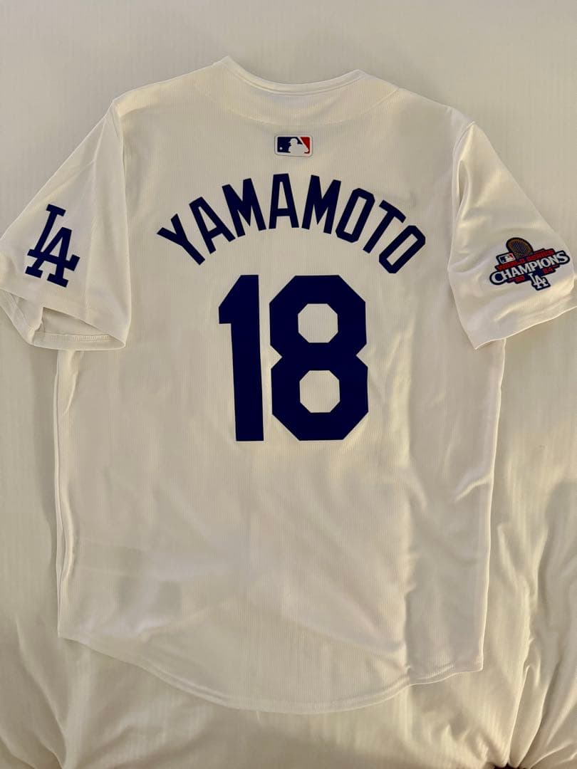 【1着限定/Mサイズ】山本由伸 ユニフォーム 優勝記念パッチ付き ドジャース