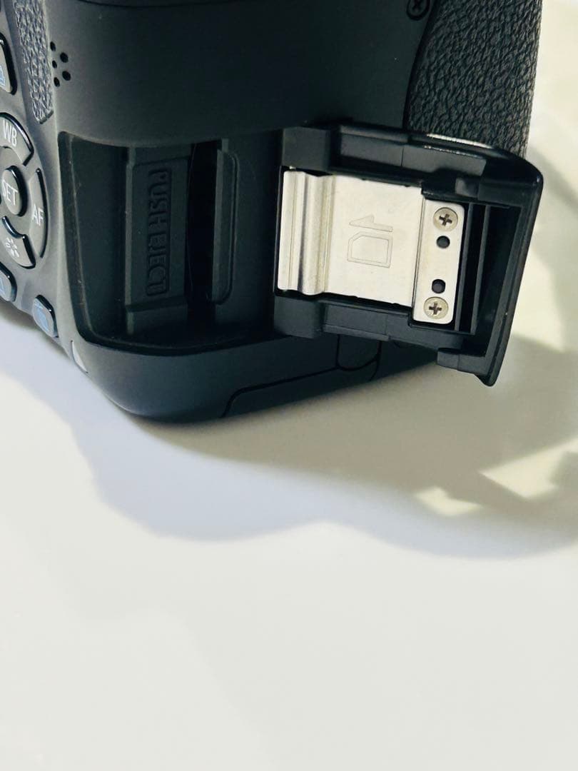 Canon EOS kiss X6i デジタル一眼レフ