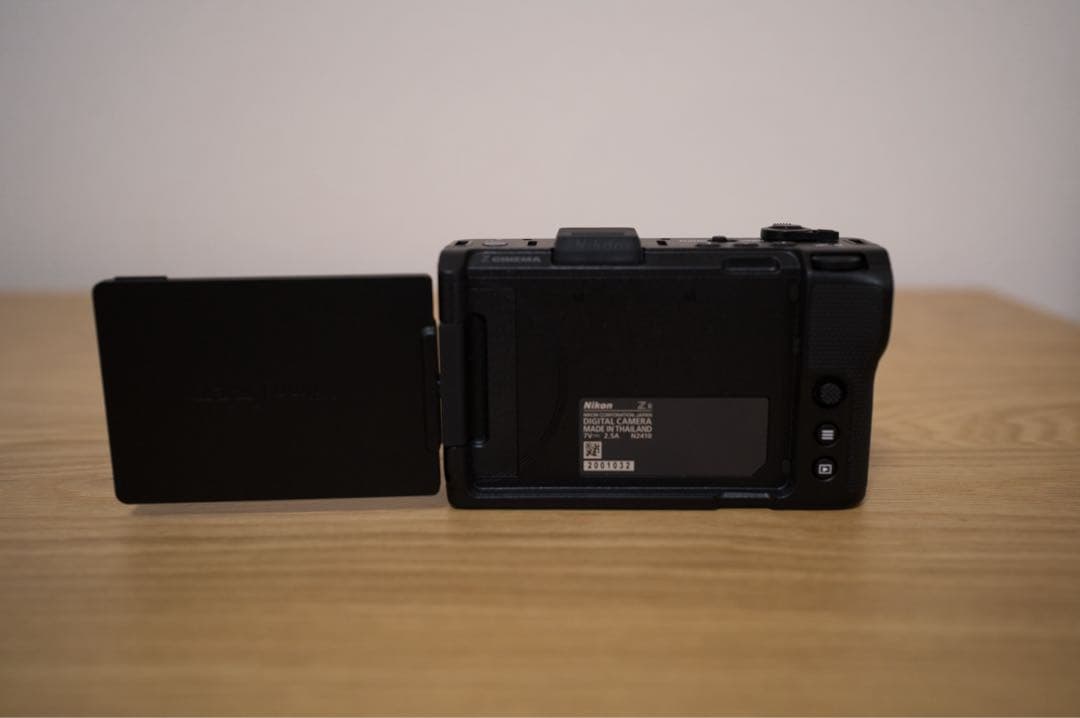 デジタルカメラ Nikon ZR