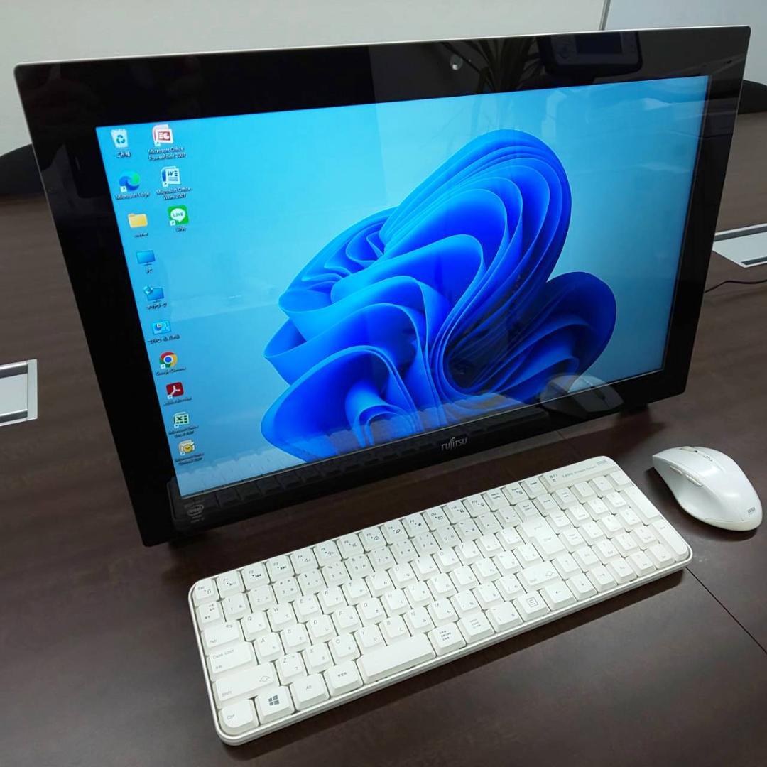 <送料無料>富士通 ESPRIMO WH77/M i7/8GB/Office有