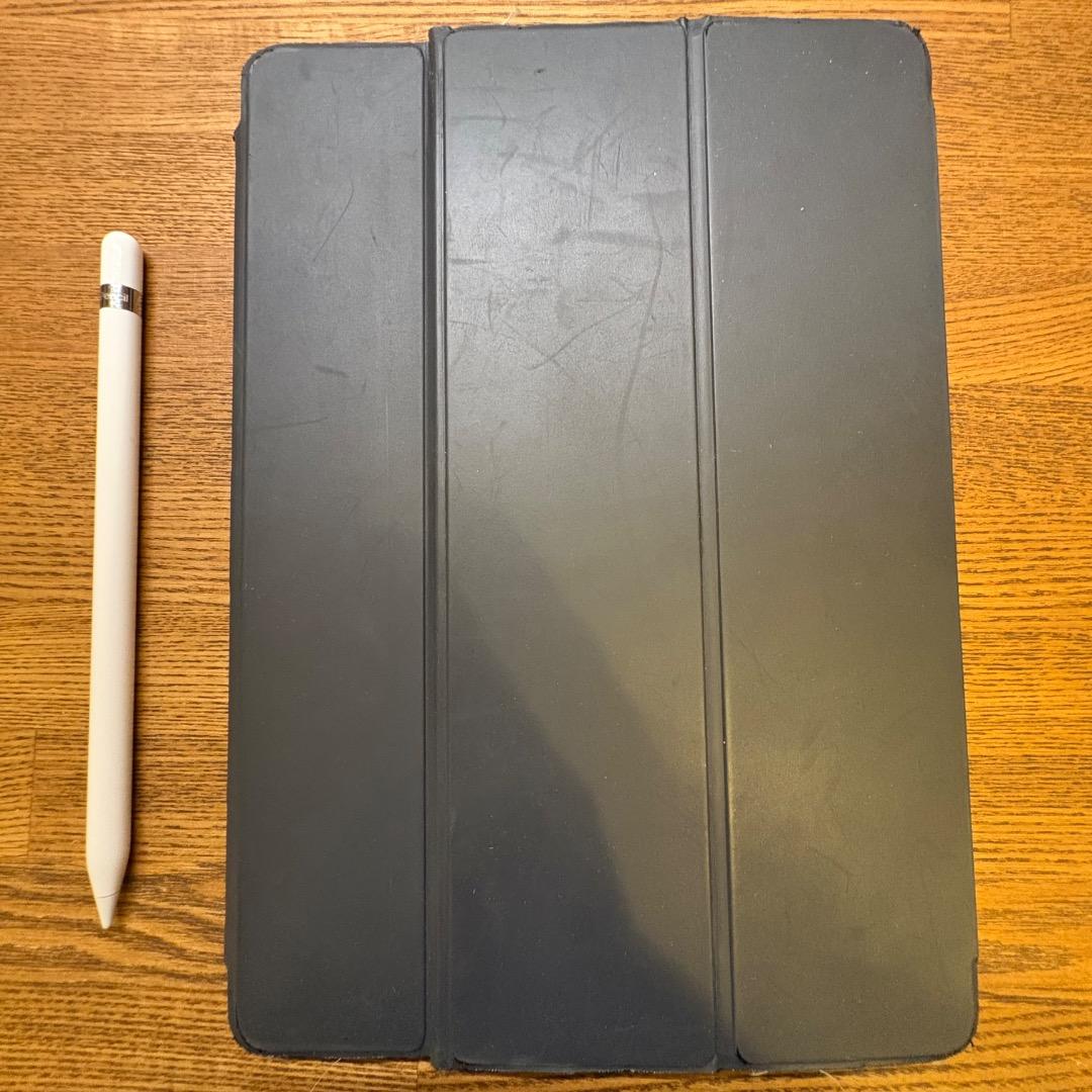 iPad（第7世代）、SmartKeyboard、Apple Pencil