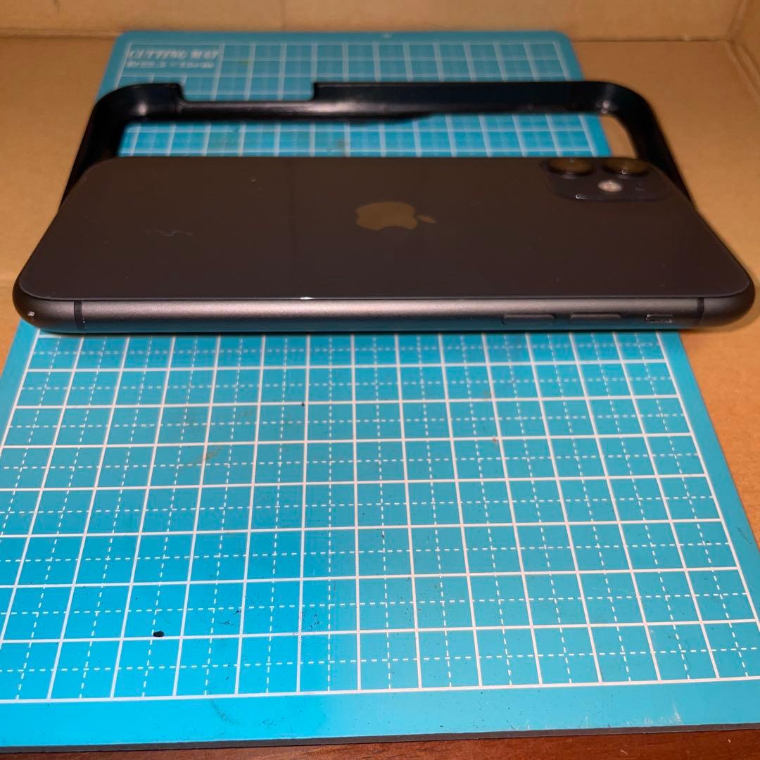 iPhone 11 ブラック128GB