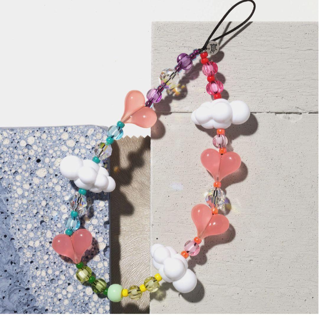 String Ting スマホストラップ カラフルピンク ハート 雲 クリスマス