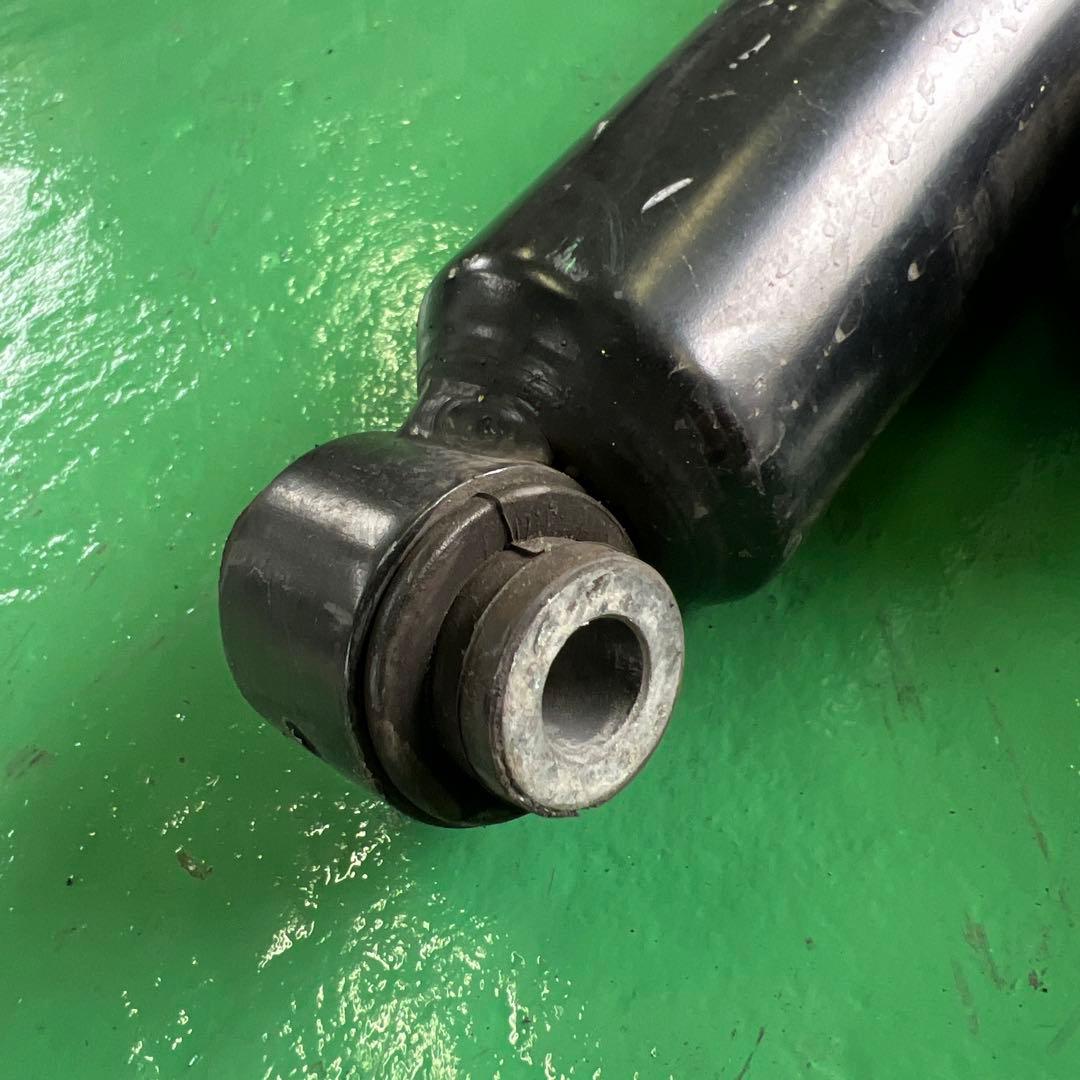 ベンツ　W205 エアサス車用　Rショック　純正品