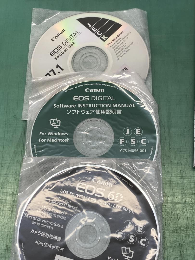 Canon EOS 6D 　キャノン　シャッター回数 22352 !!