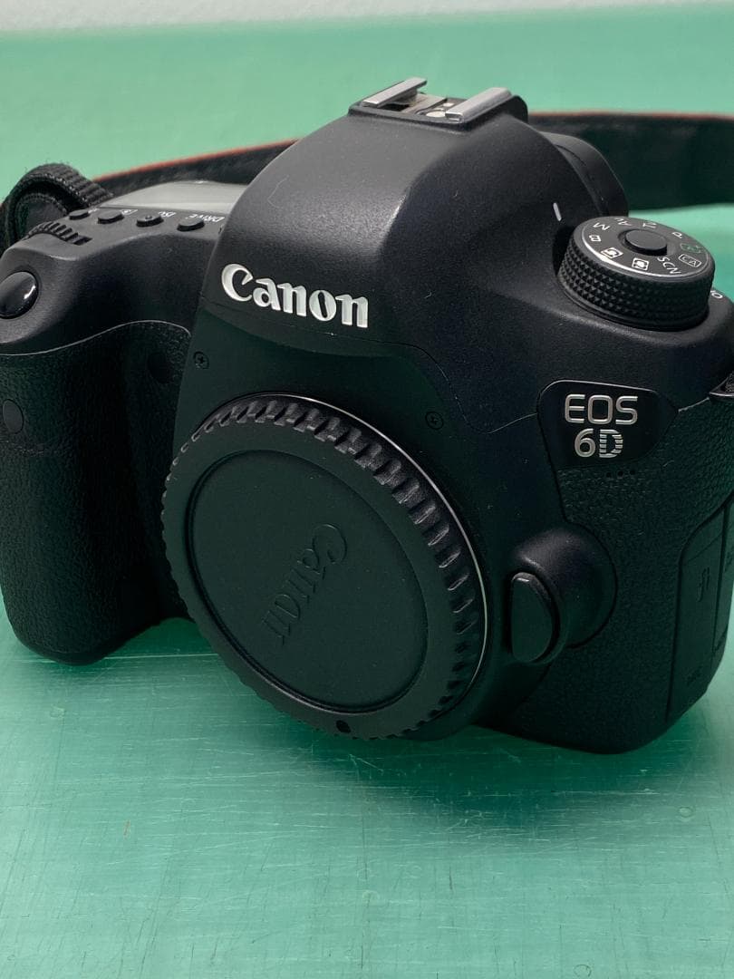 Canon EOS 6D 　キャノン　シャッター回数 22352 !!