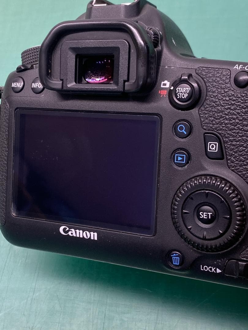 Canon EOS 6D 　キャノン　シャッター回数 22352 !!