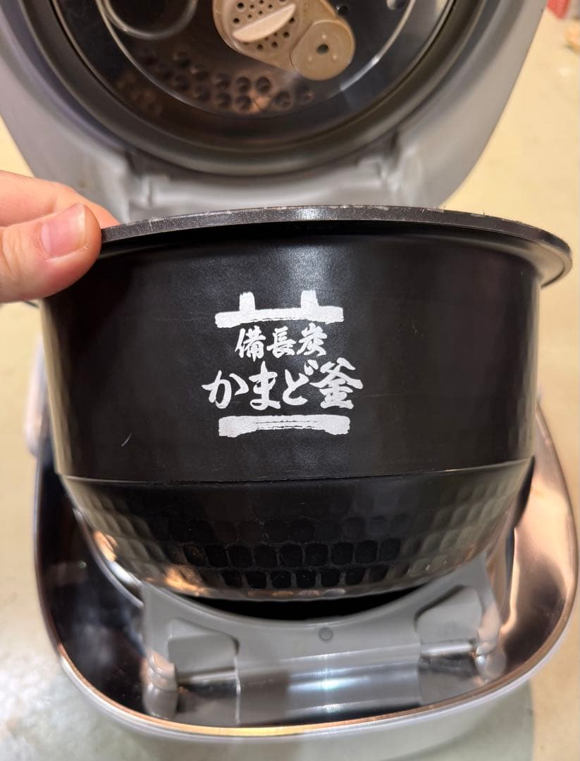 TOSHIBA RC-10VQR炊飯器 IH加熱方式 予約機能付き