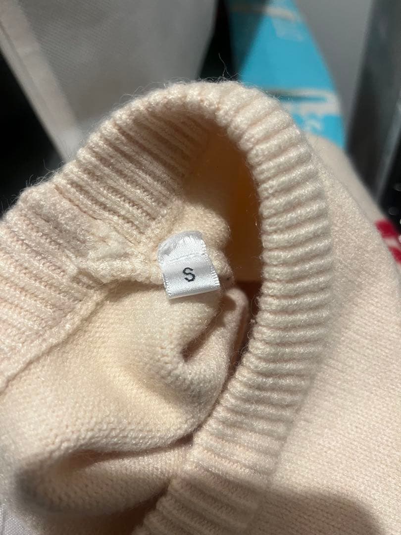 【美品】Ami Paris アミパリス ニット セーター ハートロゴ　アイボリー