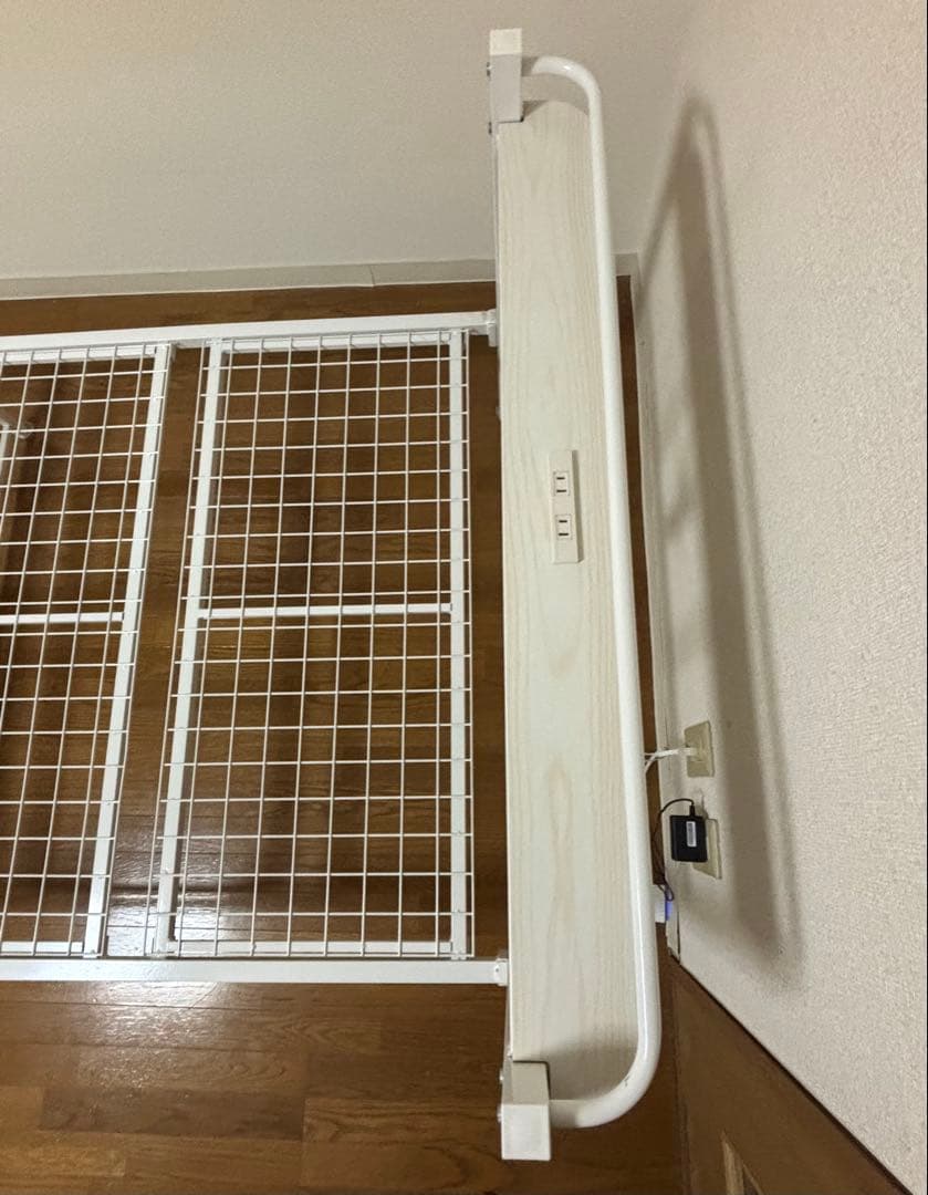 ニトリ パイプベッド バジーナ シングル　コンセント付き