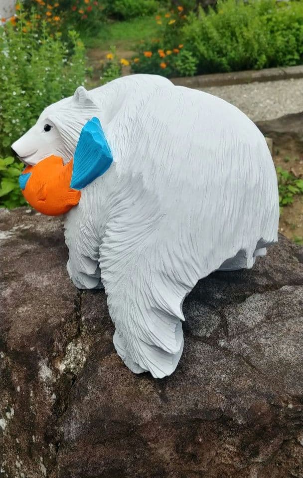 木彫り熊の置物（大きめ）シロクマアレンジ（33☓19.5☓23cm、2.3kg）