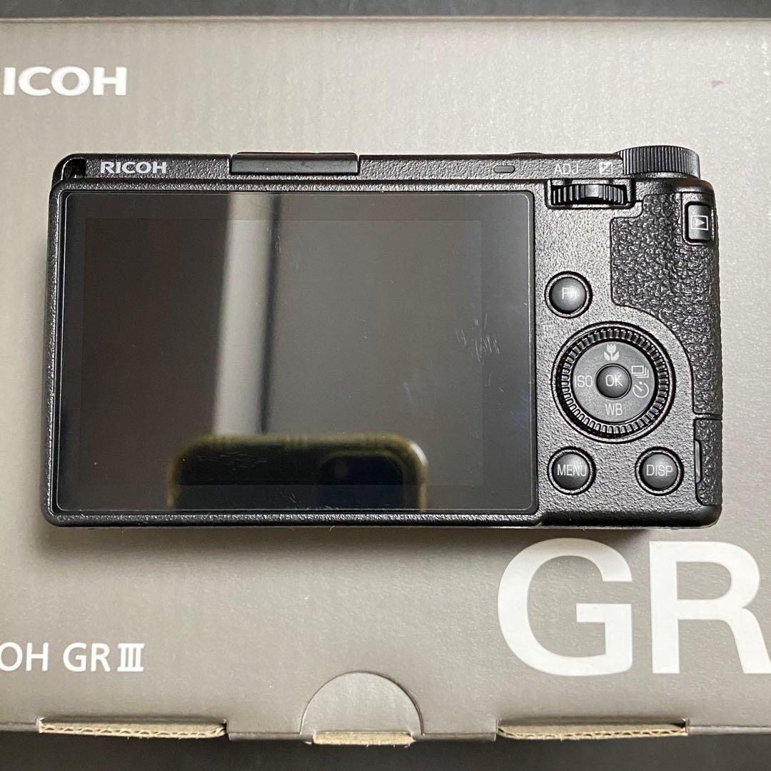RICOH GRⅢ (新品充電器、ストラップ付)