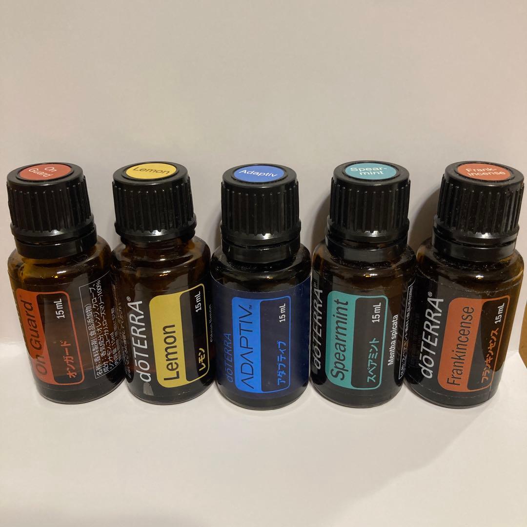 doTERRA エッセンシャルオイル23本　収納ケース付き