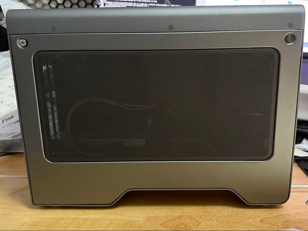 グラフィックボード・グラボ・ビデオカード Akitio node titan eGPU