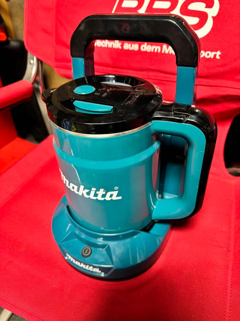 マキタ18v充電式ケトル湯沸器KT360D中古美品