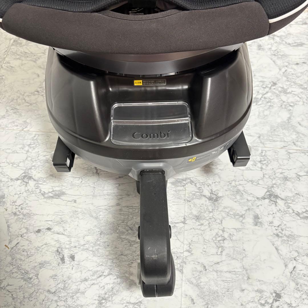 ほぼ新品✨西松屋限定 コンビ クルムーヴスマートisofixエッグショックNeo