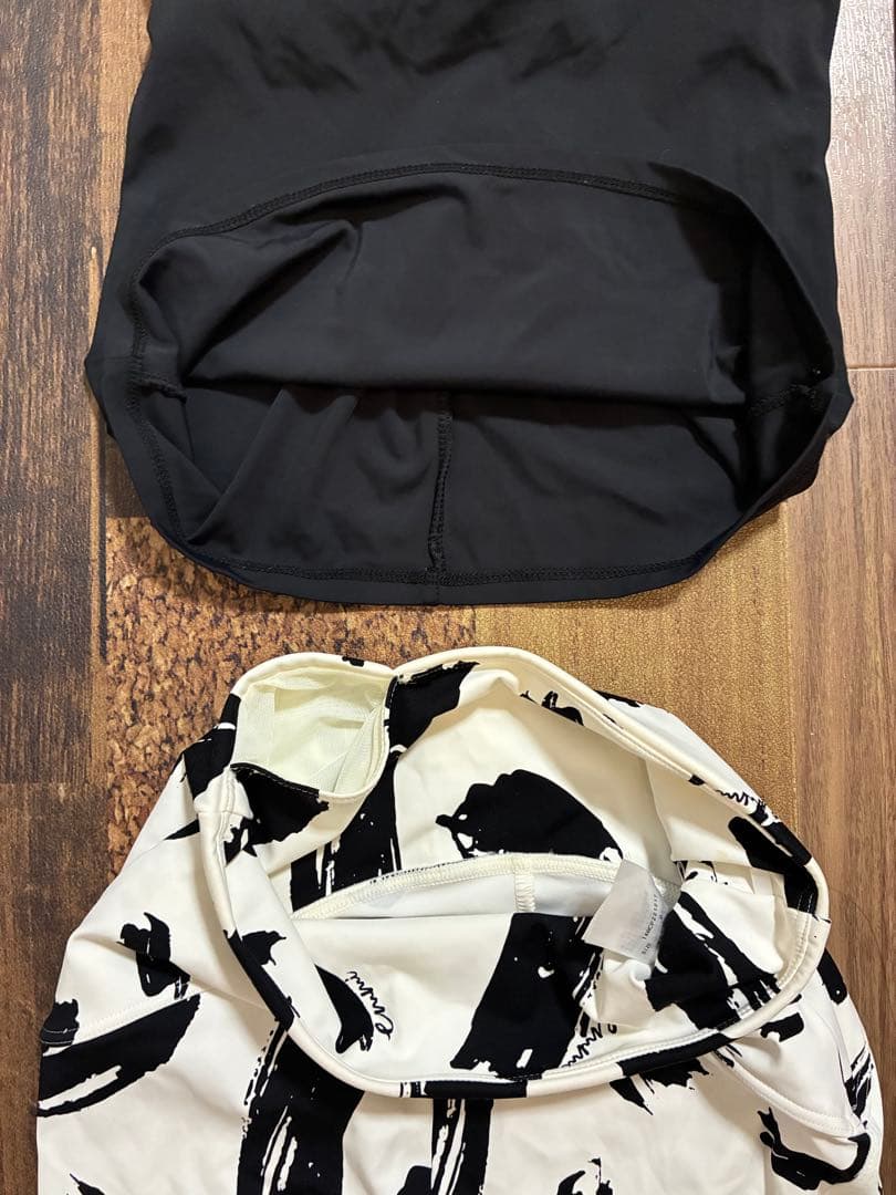 新品同　エミヨガ　ヨガウェア タンクトップ　レギンスセット 黒白　S