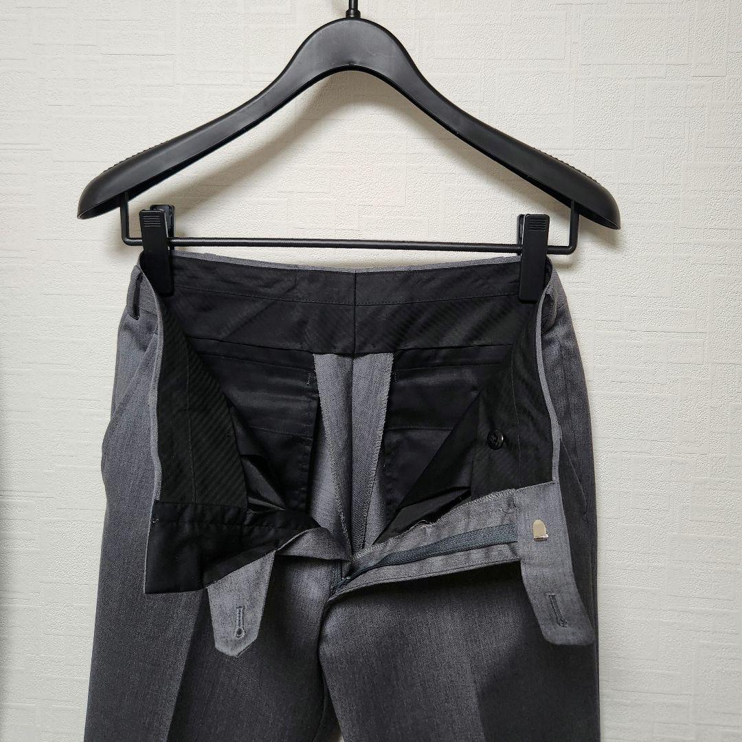 グローバルスタイル　メンズ　スーツ　スリーピース　エストラート生地　グレー　無地