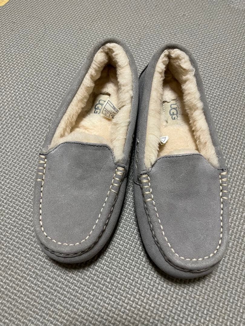 UGG Ansley アンスレー　ローファー　ライトグレー色