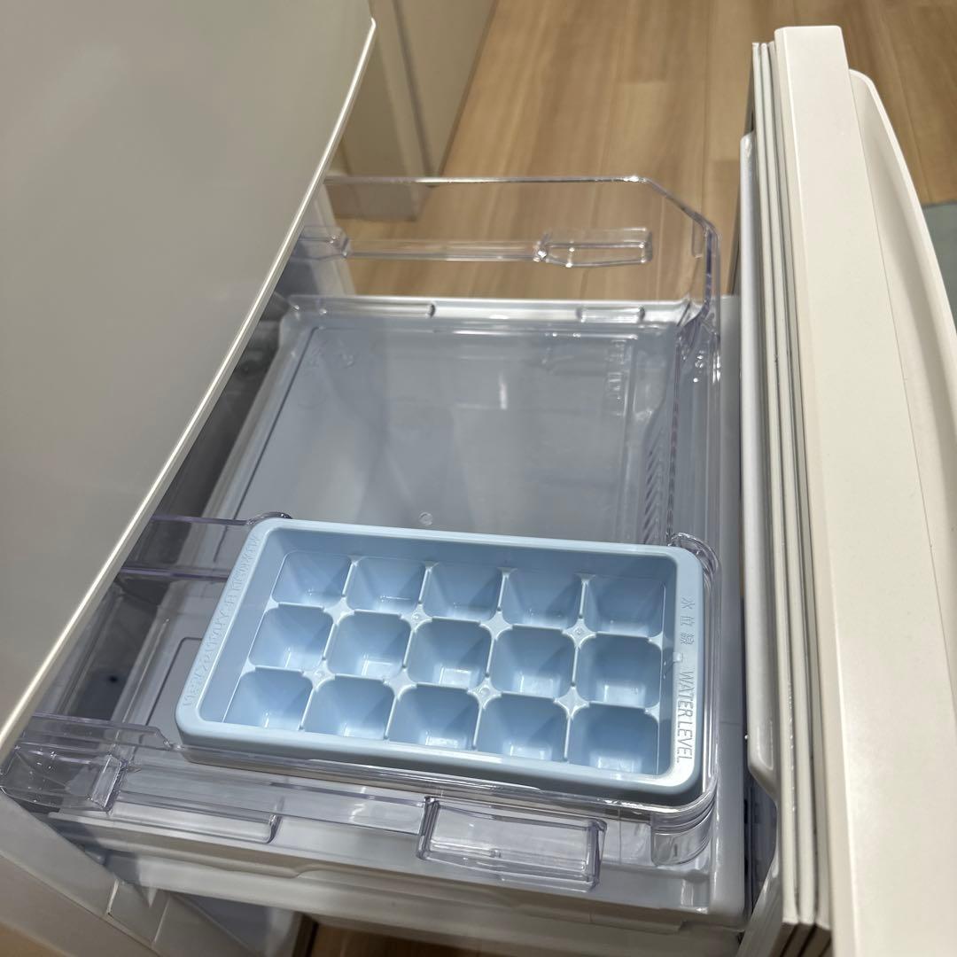 三菱ノンフロン冷凍冷蔵庫 MR-P15J-W 2024年製