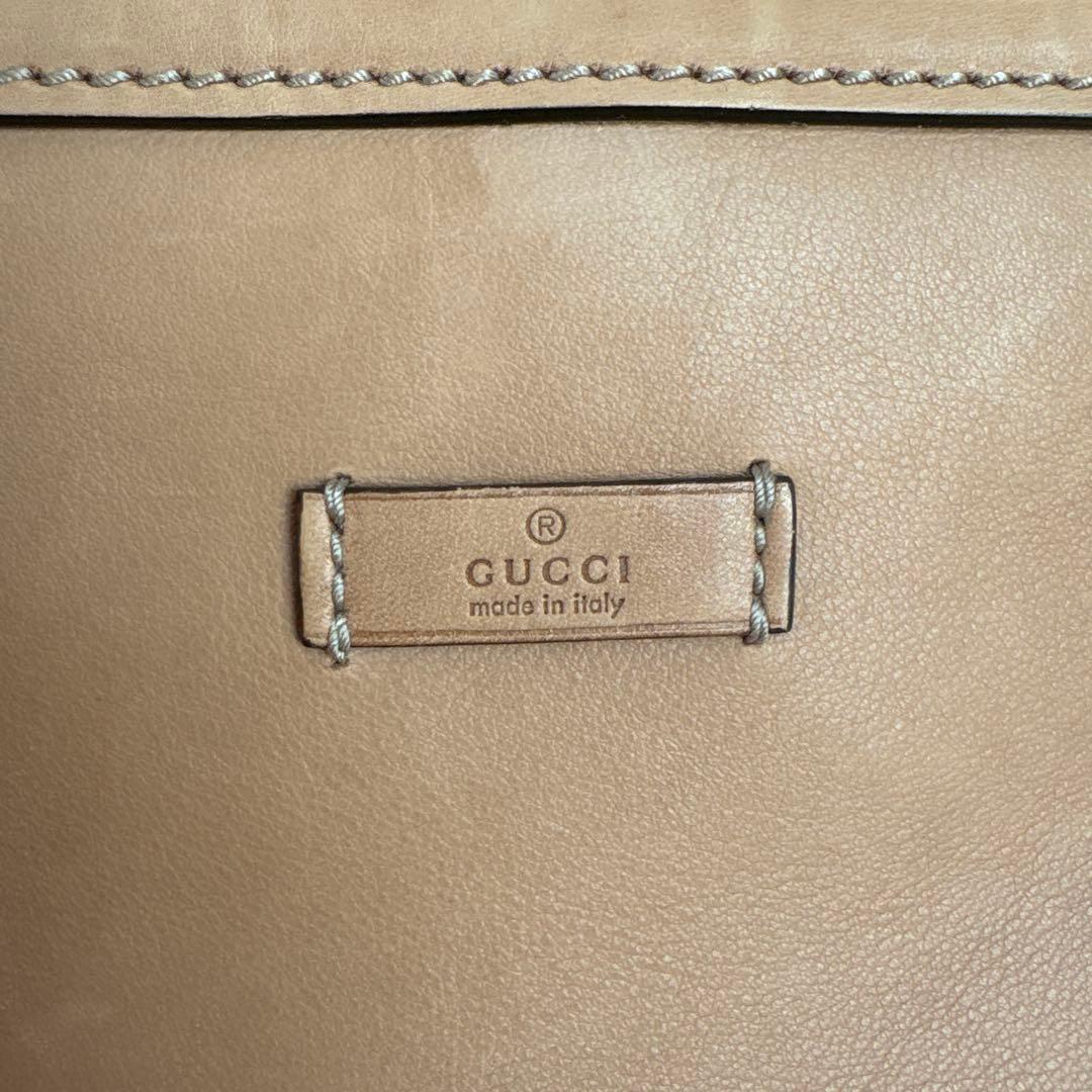 GUCCI ベージュ レザー バッグ