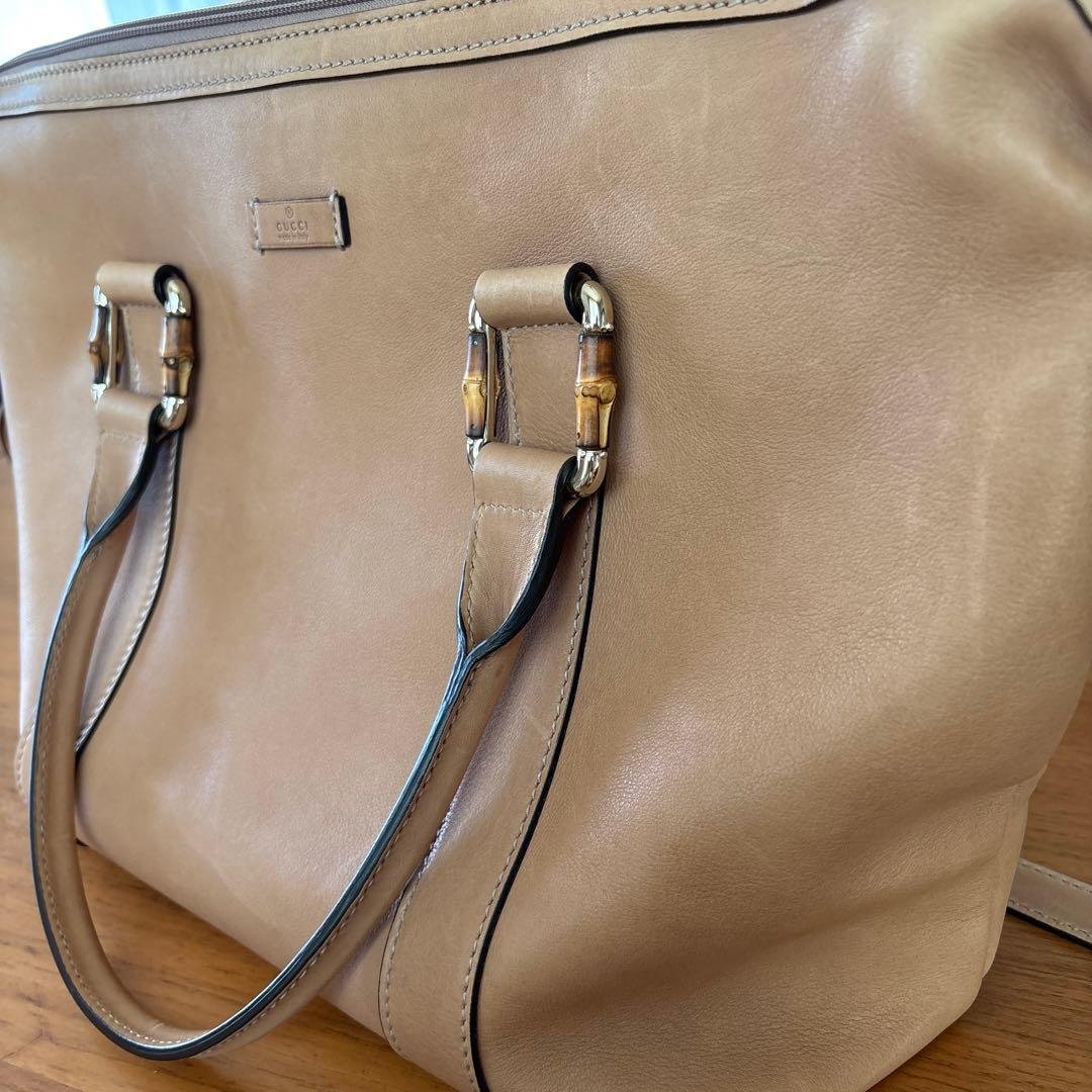GUCCI ベージュ レザー バッグ