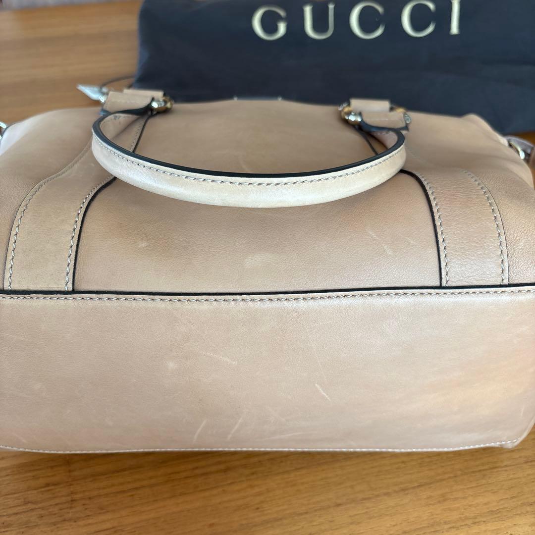 GUCCI ベージュ レザー バッグ