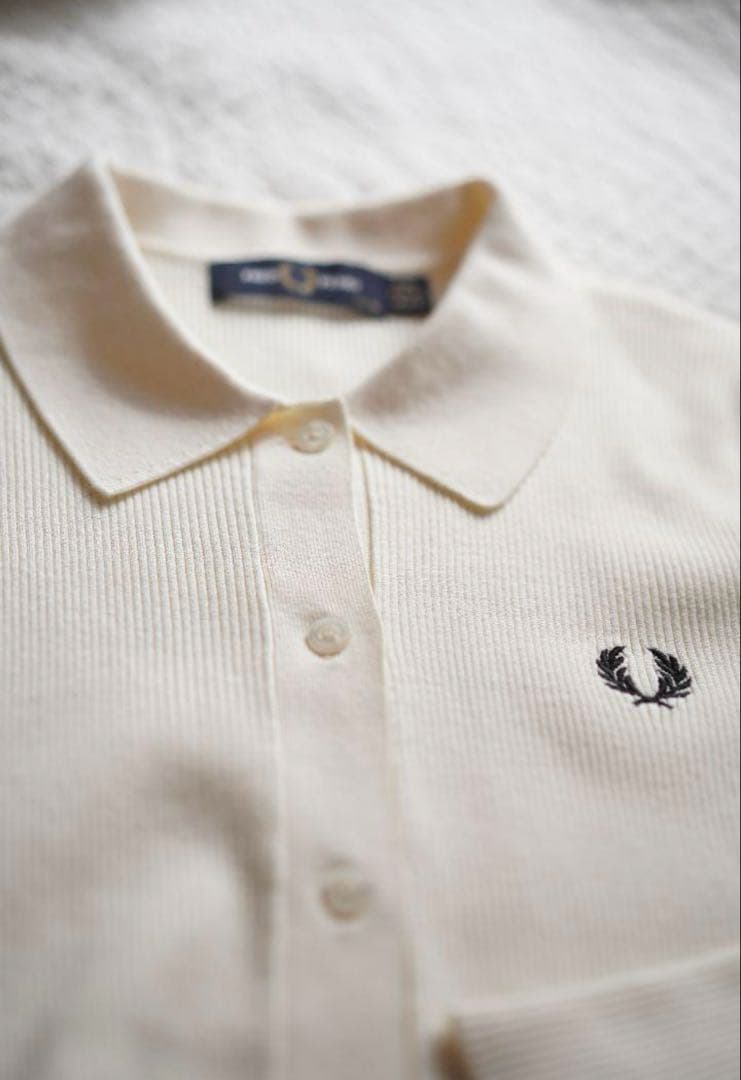 【着用2回】FRED PERRY アイボリー リブ編み 長袖ニットポロシャツ