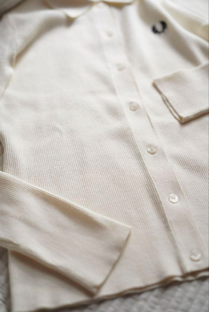 【着用2回】FRED PERRY アイボリー リブ編み 長袖ニットポロシャツ