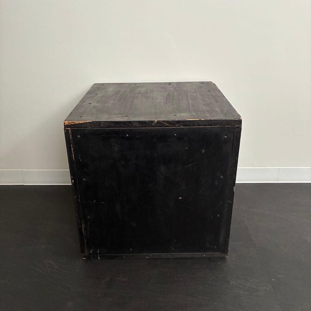 黒ペイント キューブ型木箱① 展示台 スツール 椅子 オブジェ 古道具