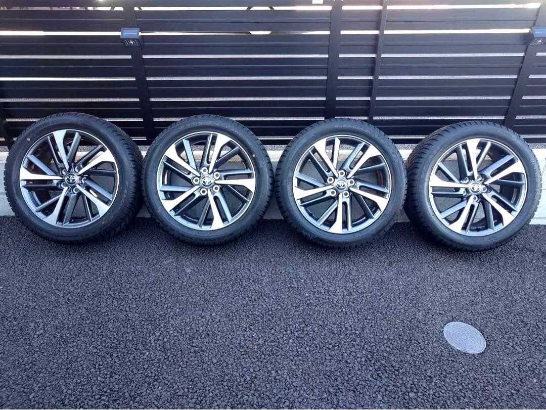 トヨタカローラクロス18インチ純正ホイール　4シーズンタイヤ