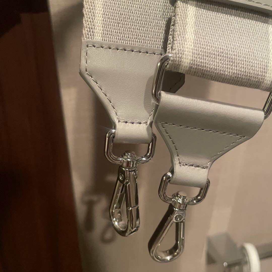 :値下げ:アンテプリマ トラコッラ グレー ショルダーストラップ