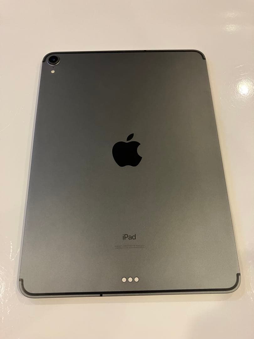 美品 Apple iPad Pro 11インチ 64G MU0M2J/A 箱付き